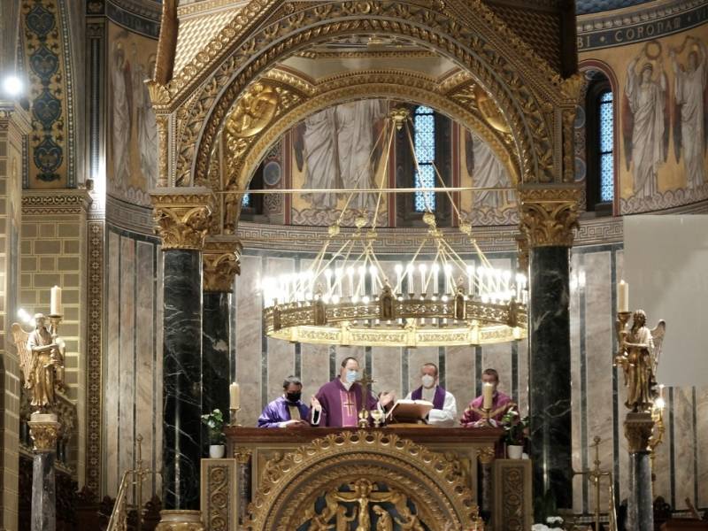 Elhunyt püspökök miséje (21).JPG